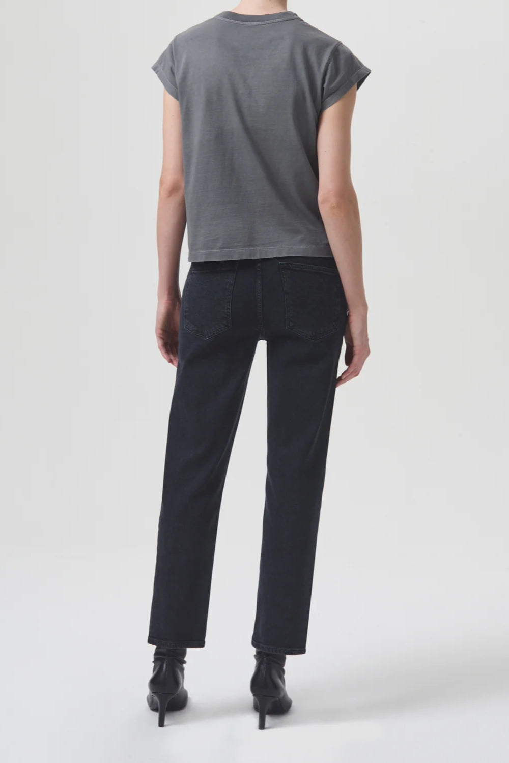 Kye Mid Rise Straight Crop