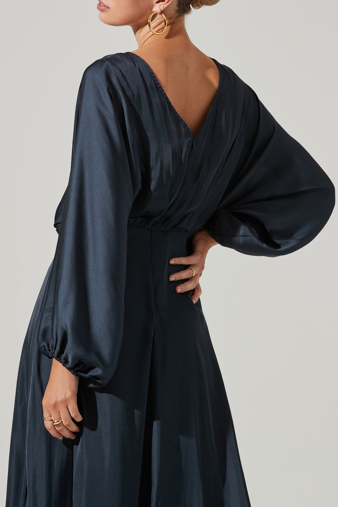 ASTR the Label | Marin Dolman Sleeve Midi Dress | Size S | Midnight Blue ASTR the Label | Marin Dolman Sleeve Midi Dress | Size S | Midnight Blue