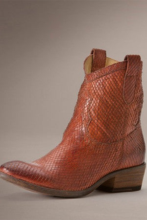 Carson Shortie Textured Boot