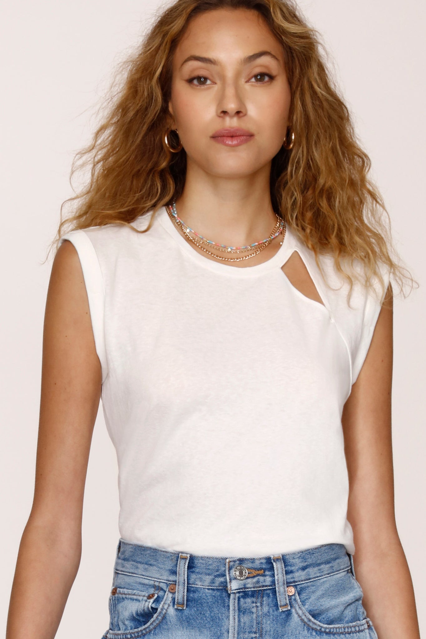 Tavi Tee