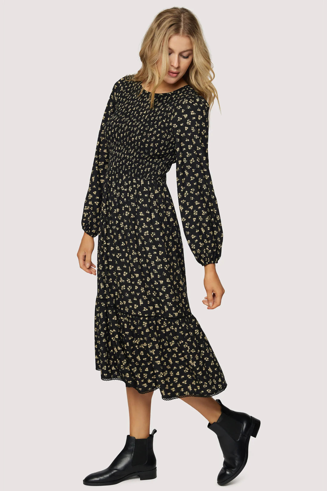 Twilight Dreams Midi Dress Black Cream Floral / Xs Twilight Dreams Midi Dress Black Cream Floral / Xs