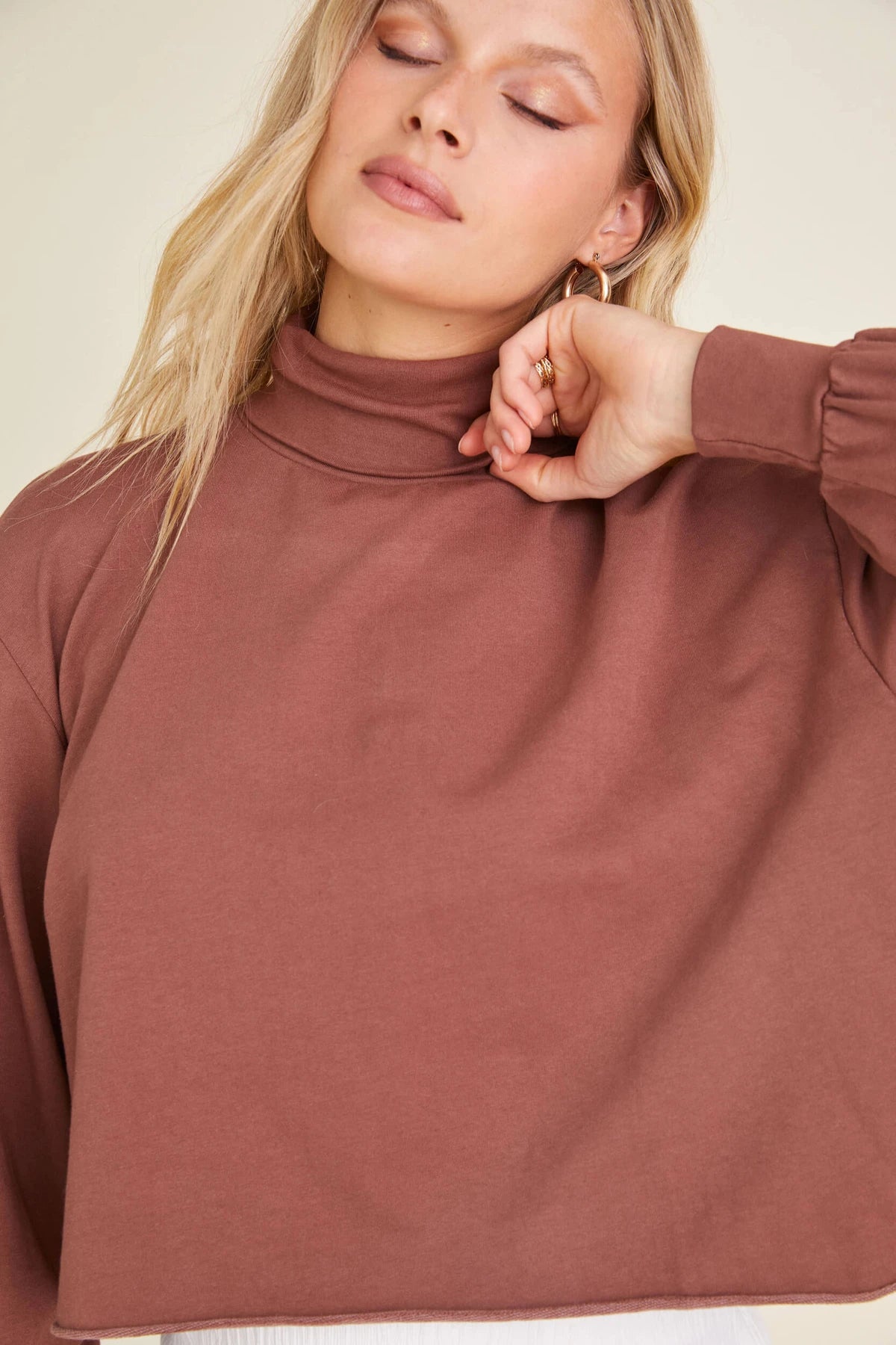 Feels Mock Neck Sweatshirt